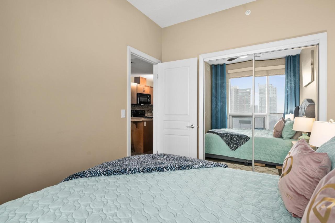 Stylish Downtown Condos By Globalstay Calgary Bagian luar foto